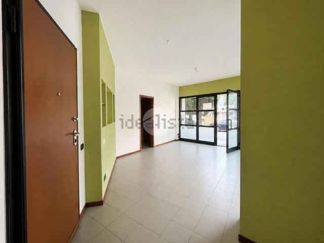 Locale Commerciale in affitto a Bergamo, Lombardia