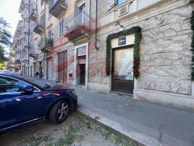 Locale Commerciale in affitto a Circoscrizione 7, Piemonte
