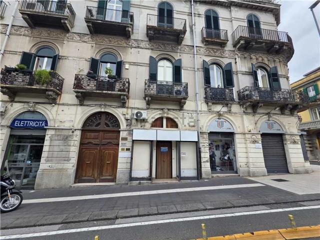 Locale Commerciale in affitto a IV Circoscrizione, Messina