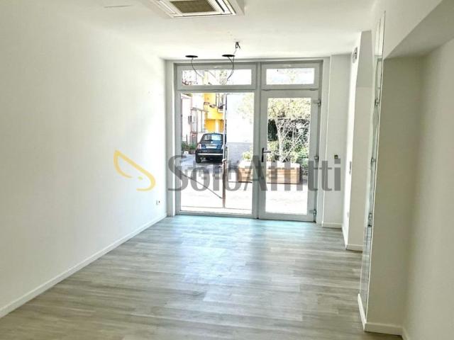 Locale Commerciale in affitto a Riccione, Reggio Emilia