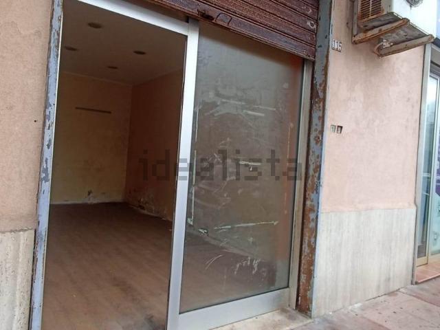 Locale Commerciale in affitto a Pastena, Salerno