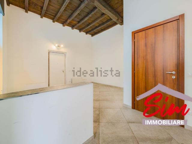 Locale Commerciale in affitto a Torrion Quartara, Piemonte