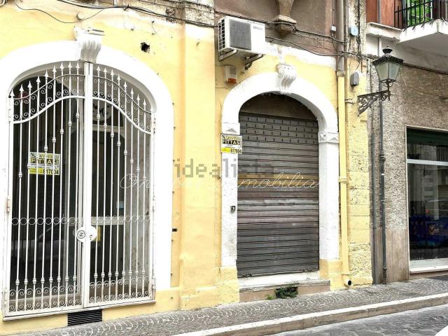 Locale Commerciale in affitto a Puglia, Foggia
