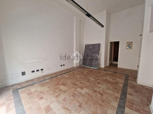 Locale Commerciale in affitto a Alcamo, Sicilia