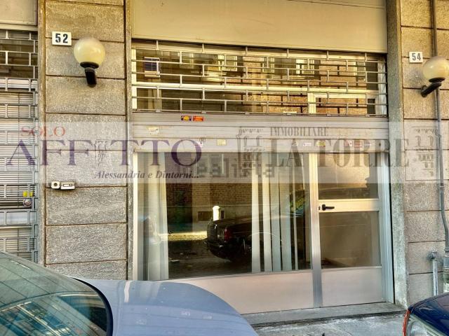 Locale Commerciale in affitto a Piemonte, Alessandria
