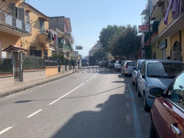 Locale Commerciale in affitto a Cercola, Campania