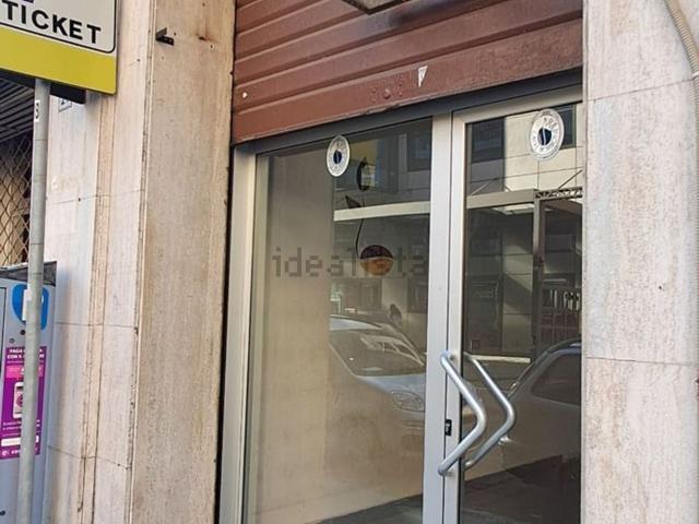 Locale Commerciale in affitto a Benevento, Campania