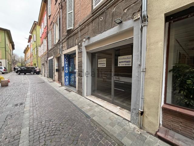 Locale Commerciale in affitto a Unione dei comuni del Distretto Ceramico, Sassuolo