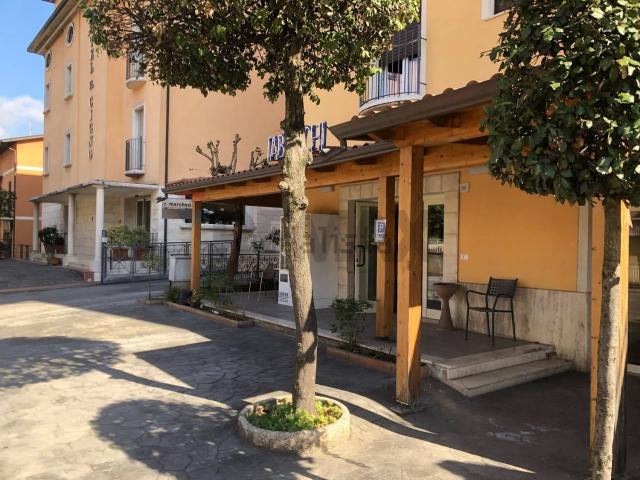 Locale Commerciale in affitto a Cenerente, Umbria