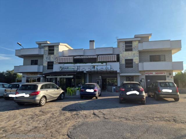 Locale Commerciale in affitto a Le Salzare, Aprilia