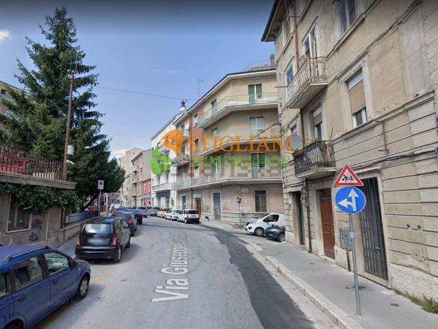 Locale Commerciale in affitto a Campobasso, Molise
