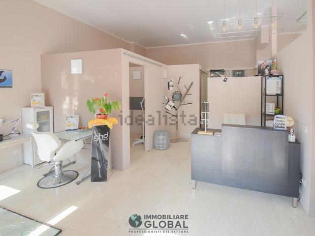 Locale Commerciale in affitto a San Faustino-Madonnina-Quattroville, Modena