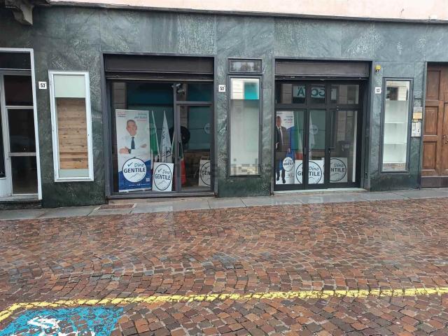 Locale Commerciale in affitto a Piazzo, Piemonte