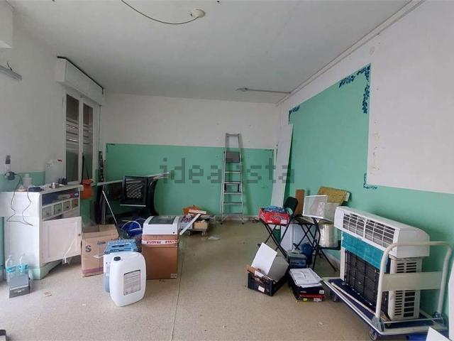 Locale Commerciale in affitto a Buon Pastore-Sant'Agnese-San Damaso, Modena