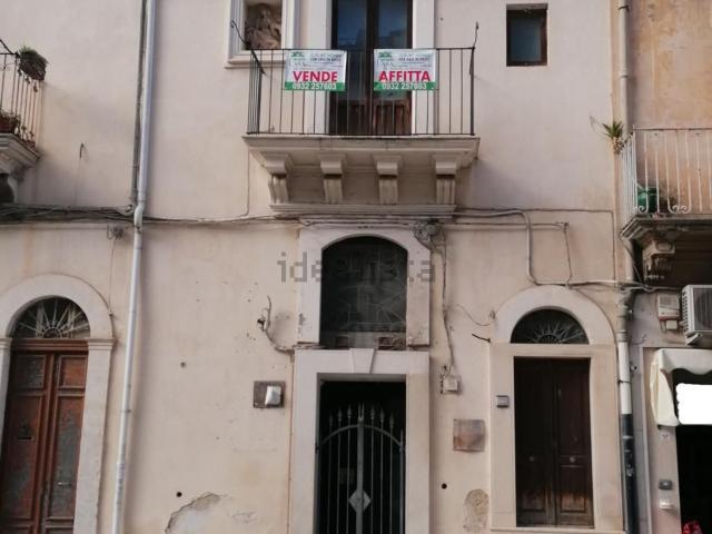 Locale Commerciale in affitto a Ragusa Ibla, Ragusa