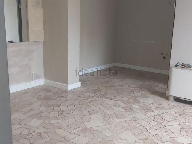Locale Commerciale in affitto a Villa Carli, Longare