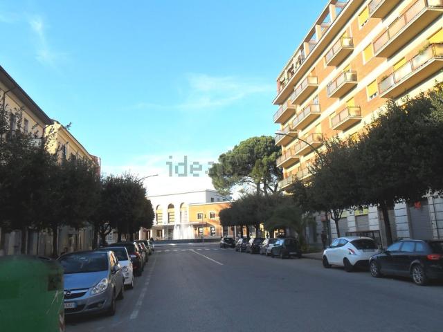 Locale Commerciale in affitto a Benevento, Campania
