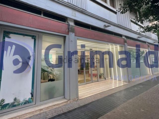 Locale Commerciale in affitto a Puglia, Lecce