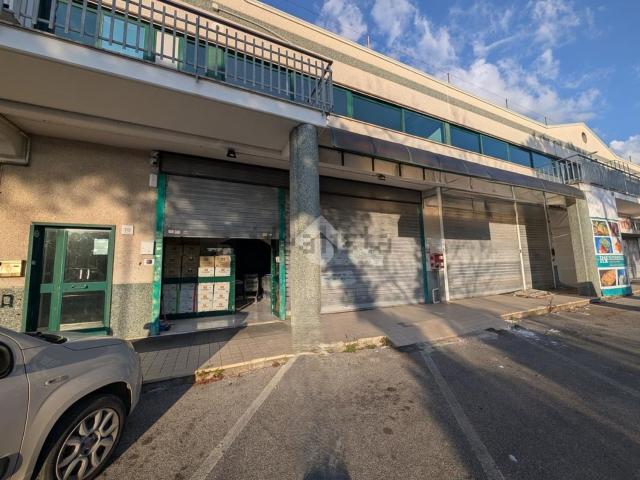Locale Commerciale in affitto a Area Produttiva, Roma Capitale