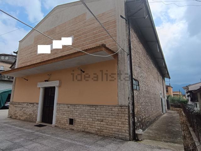 Locale Commerciale in affitto a Amaseno, Lazio