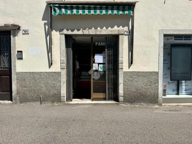 Locale Commerciale in affitto a Comunità della Vallagarina, Borgo Sacco