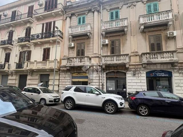 Locale Commerciale in affitto a IV Circoscrizione, Messina