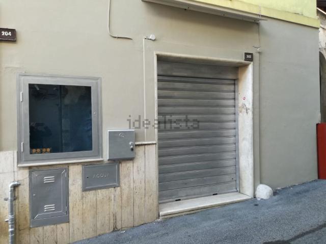 Locale Commerciale in affitto a Sezze, Lazio