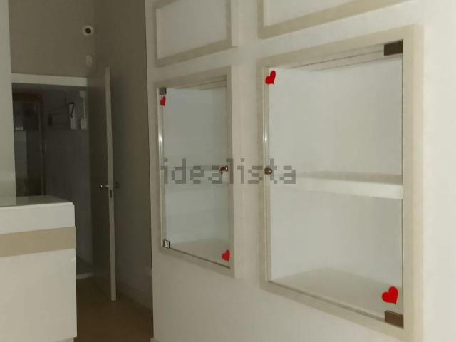 Locale Commerciale in affitto a Unione dei Comuni Circondario dell'Empolese Valdelsa, Empoli