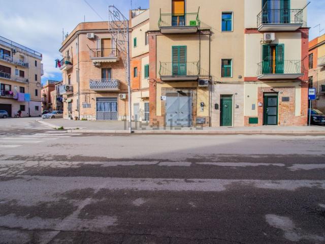 Locale Commerciale in affitto a Puglia, Foggia
