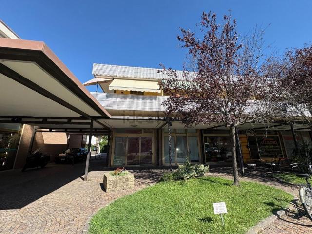 Locale Commerciale in affitto a San Michele Al Tagliamento, Veneto