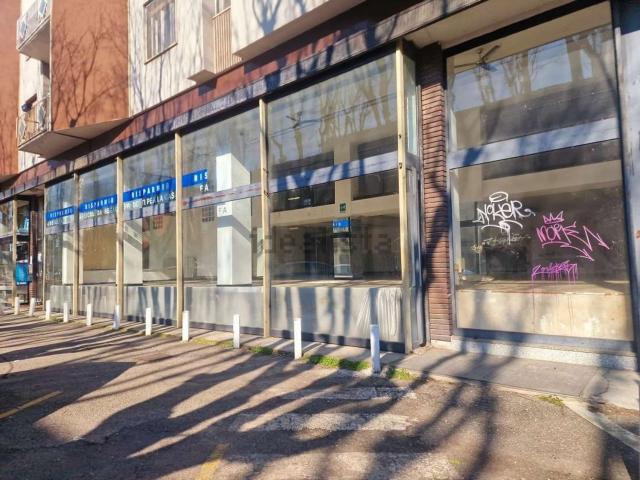Locale Commerciale in affitto a Vigevano, Lombardia
