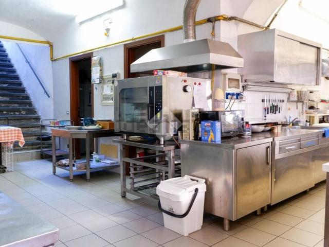 Locale Commerciale in affitto a Chiari, Lombardia