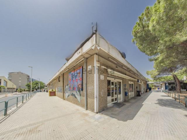 Locale Commerciale in affitto a Selargius, Sardigna/Sardegna