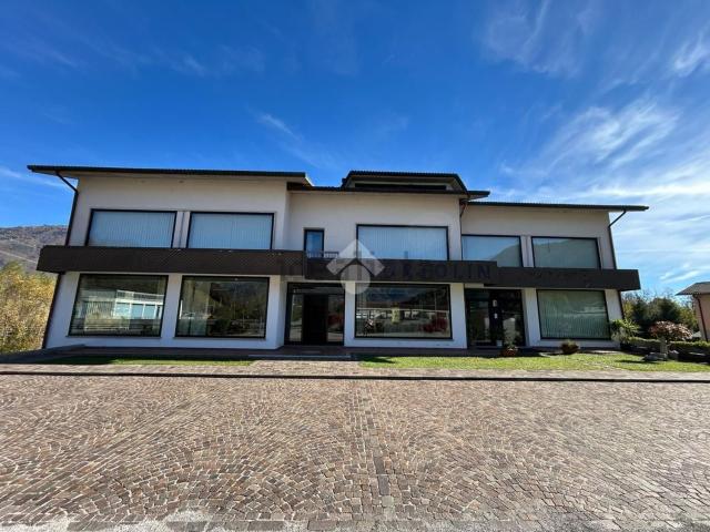 Locale Commerciale in affitto a Fener, Veneto