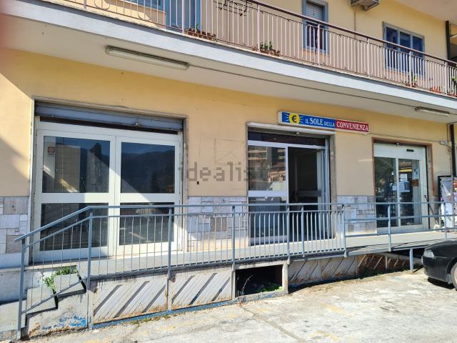 Locale Commerciale in affitto a Alatri, Lazio