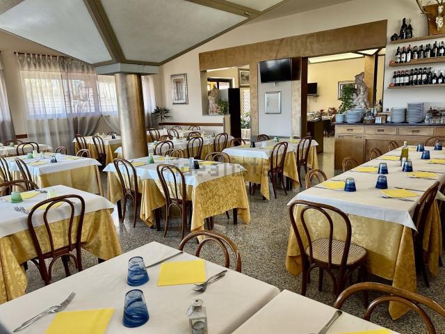 Locale Commerciale in affitto a Montecatini Terme, Toscana