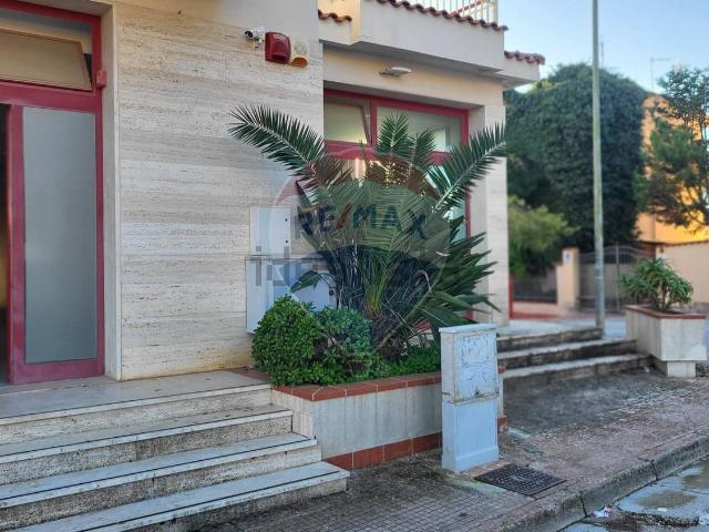 Locale Commerciale in affitto a Castelvetrano, Sicilia