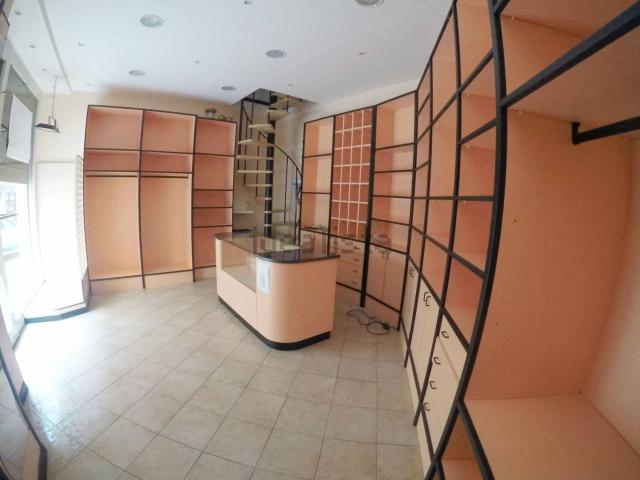 Locale Commerciale in affitto a Barriera Vecchia-San Giacomo, Villa Opicina