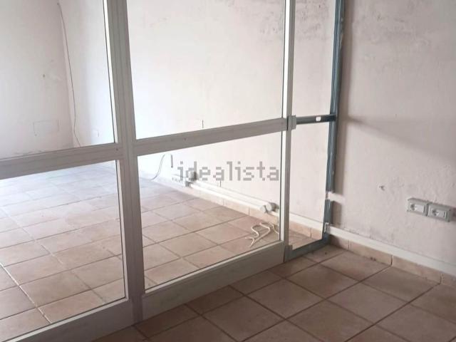 Locale Commerciale in affitto a Oltrarno, Calcinaia