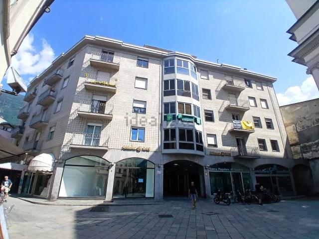 Locale Commerciale in affitto a Campoledro, Sondrio