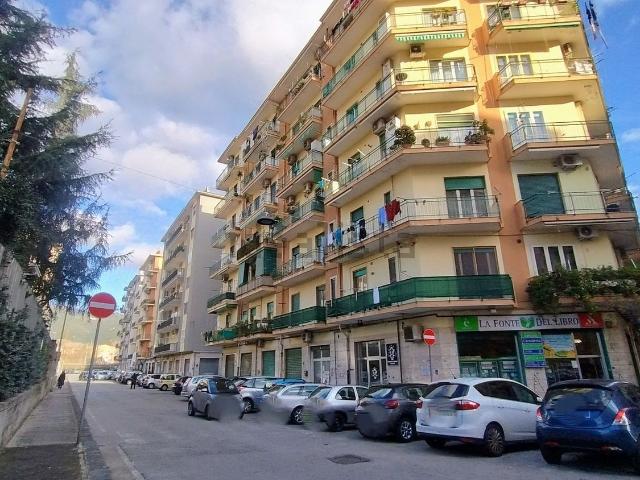 Locale Commerciale in affitto a Mercatello, Salerno
