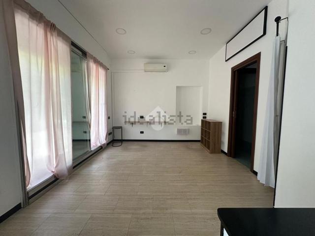 Locale Commerciale in affitto a Paterno, Roma Capitale