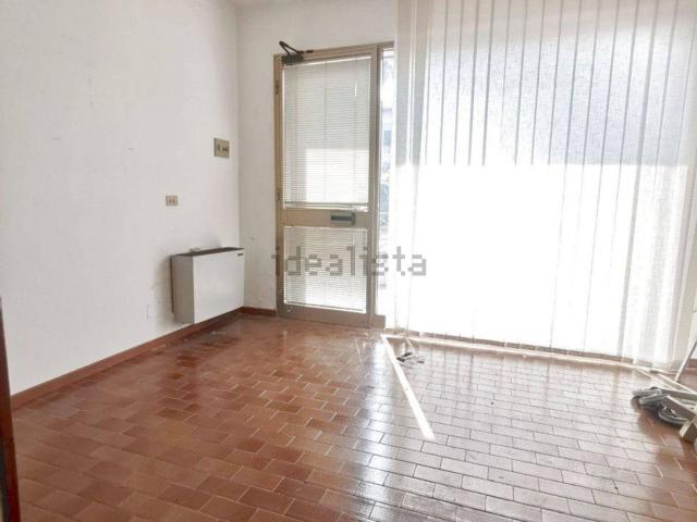 Locale Commerciale in affitto a Curtarolo, Veneto