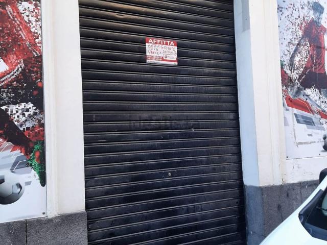 Locale Commerciale in affitto a Santa Caterina, Acireale