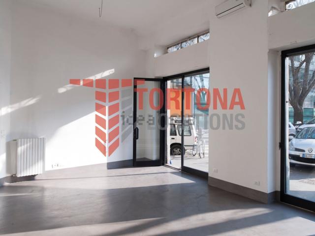 Locale Commerciale in affitto a Municipio 6, Milano