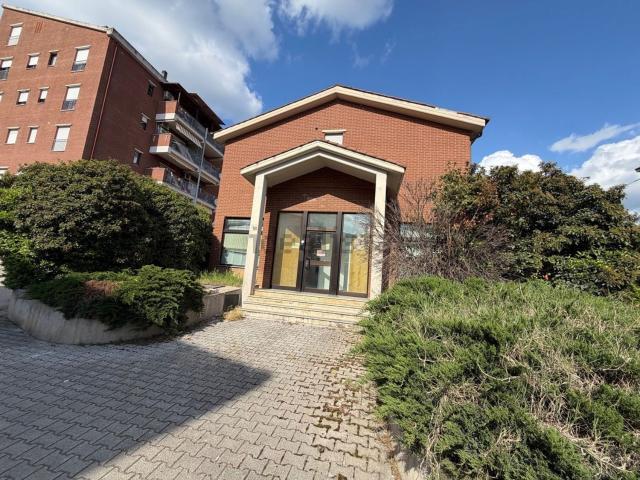 Locale Commerciale in affitto a Borgo Rivo, Terni