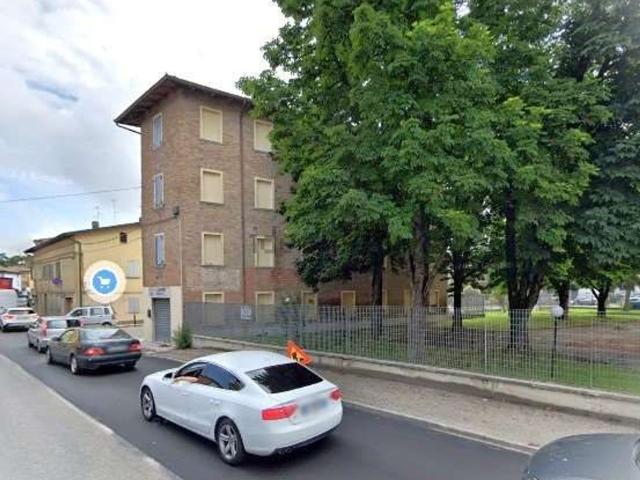 Locale Commerciale in affitto a Buon Pastore-Sant'Agnese-San Damaso, Modena