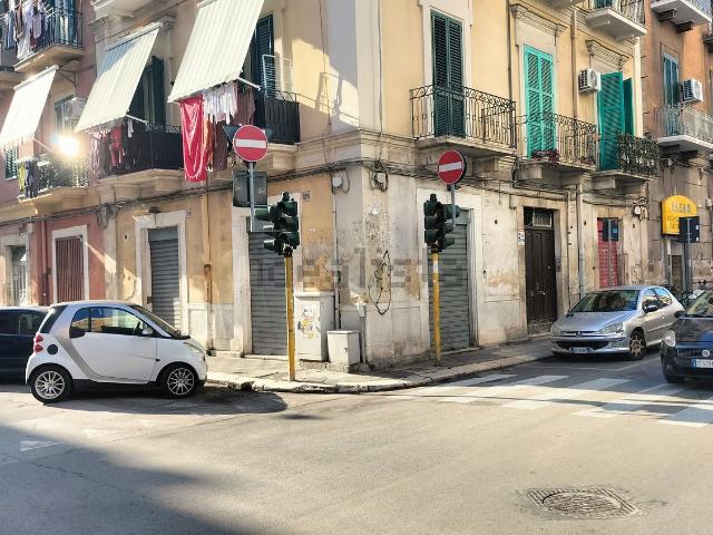 Locale Commerciale in affitto a Municipio 1, Puglia