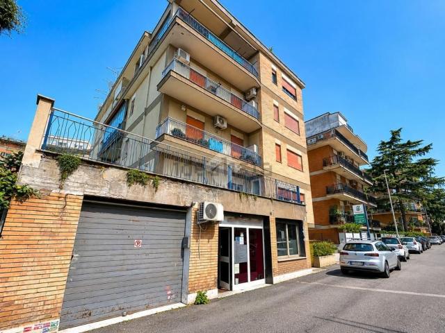 Locale Commerciale in affitto a Municipio Roma III, Roma Capitale