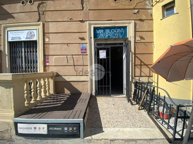 Locale Commerciale in affitto a Ponente, Serra Riccò